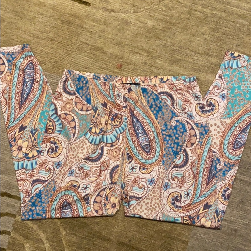~Lbisse~ Beautiful Paisley Leggings